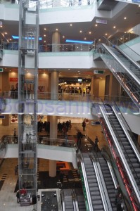 Primarul Ovidiu Portariuc si Danut Prisecariu la deschiderea Uvertura Mall Botosani