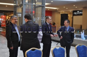 Primarul Ovidiu Portariuc si Danut Prisecariu la deschiderea Uvertura Mall Botosani